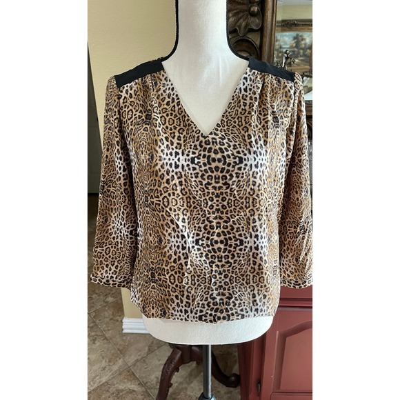 The Limited Tops - The Limited Animal Print V Neck women's 3/4‎ sleeve top size small